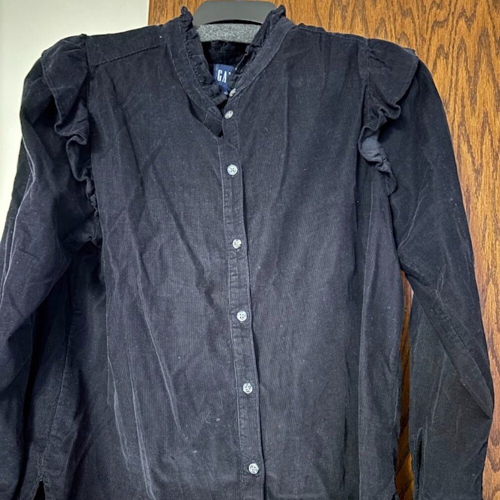 GAP Black Color Women's Button Up Shirt with Long Sleeves (size Large)